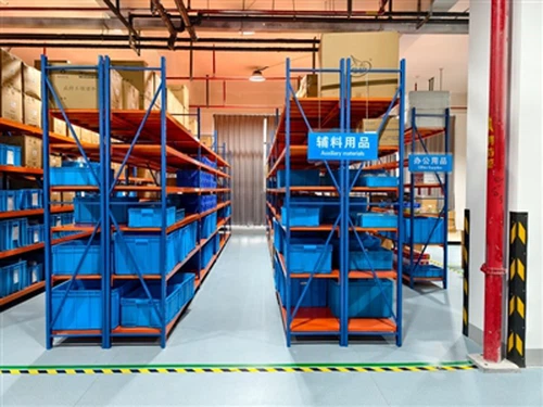 Зайнятий дисплей майстерні